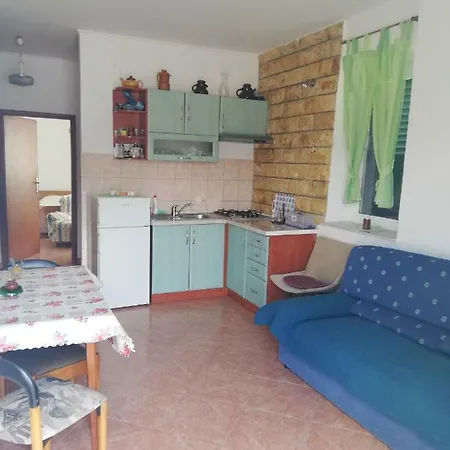Ruzmarin Appartement Primošten